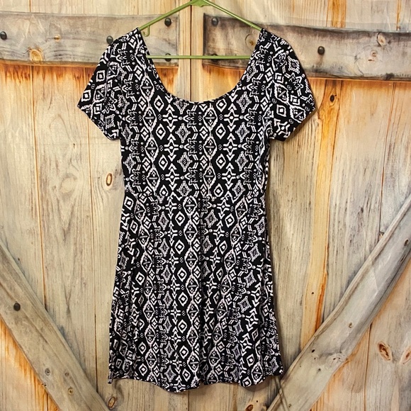 ❤️5 for $20❤️Bobbie Brooks Black and White Short Sleeve Dress - Picture 3 of 6